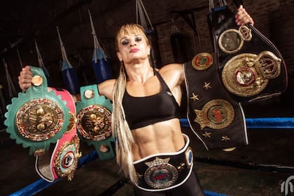 Alejandra 'Locomotora' Oliveras fue una resiliente no solo arriba del ring, sino también en la vida en general