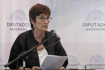 Alejandra Planker, profesora de filosofía de la UCA