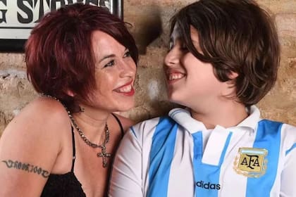 Alejandra Romero y su hijo adolescente, Jaziel