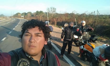 Alejandro Benítez tuvo un accidente en moto y, en consecuencia, sufrió heridas graves
