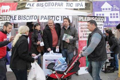 Alejandro Bodart organizó un plebiscito con mesas en toda la ciudad