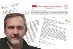 Alejandro Calvete y una serie de documentos de los laboratorios que condujo en España, Suiza y Portugal