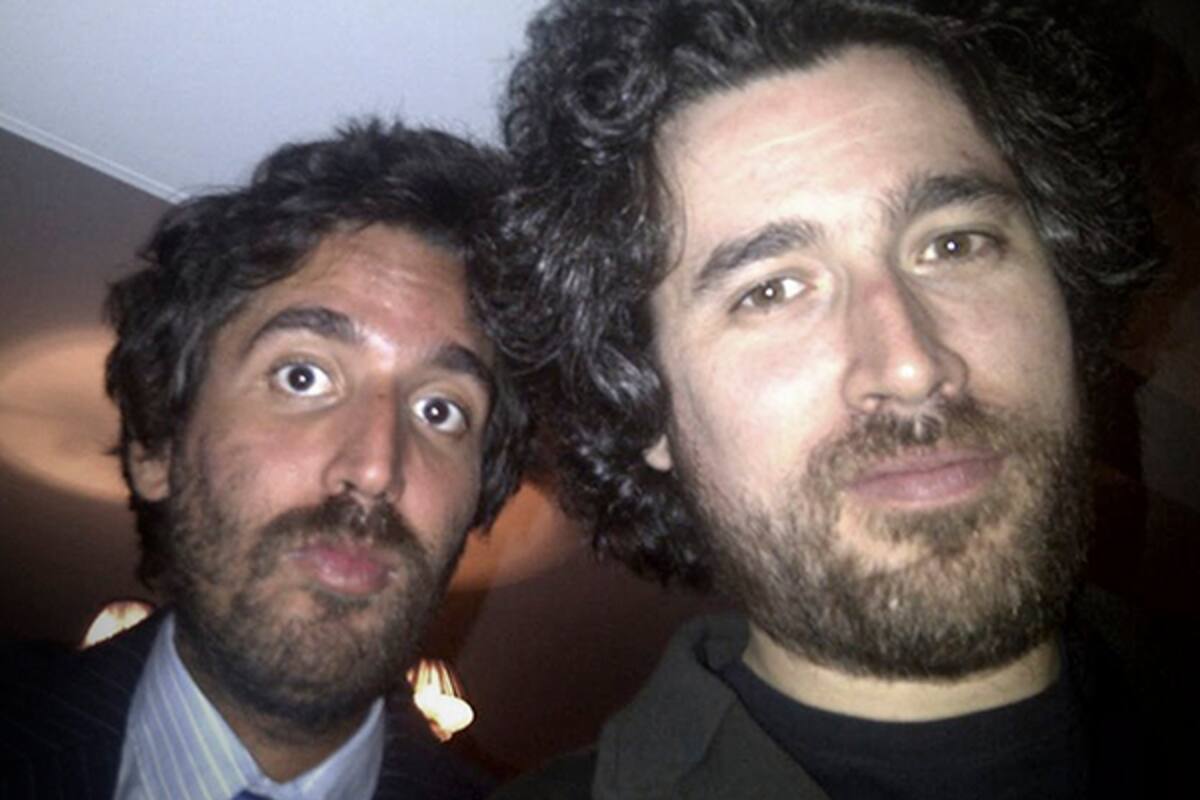 Alejandro Cohn (izq.) y su hermano, el cineasta Mariano (der.); ambos tenían una relación muy cercana