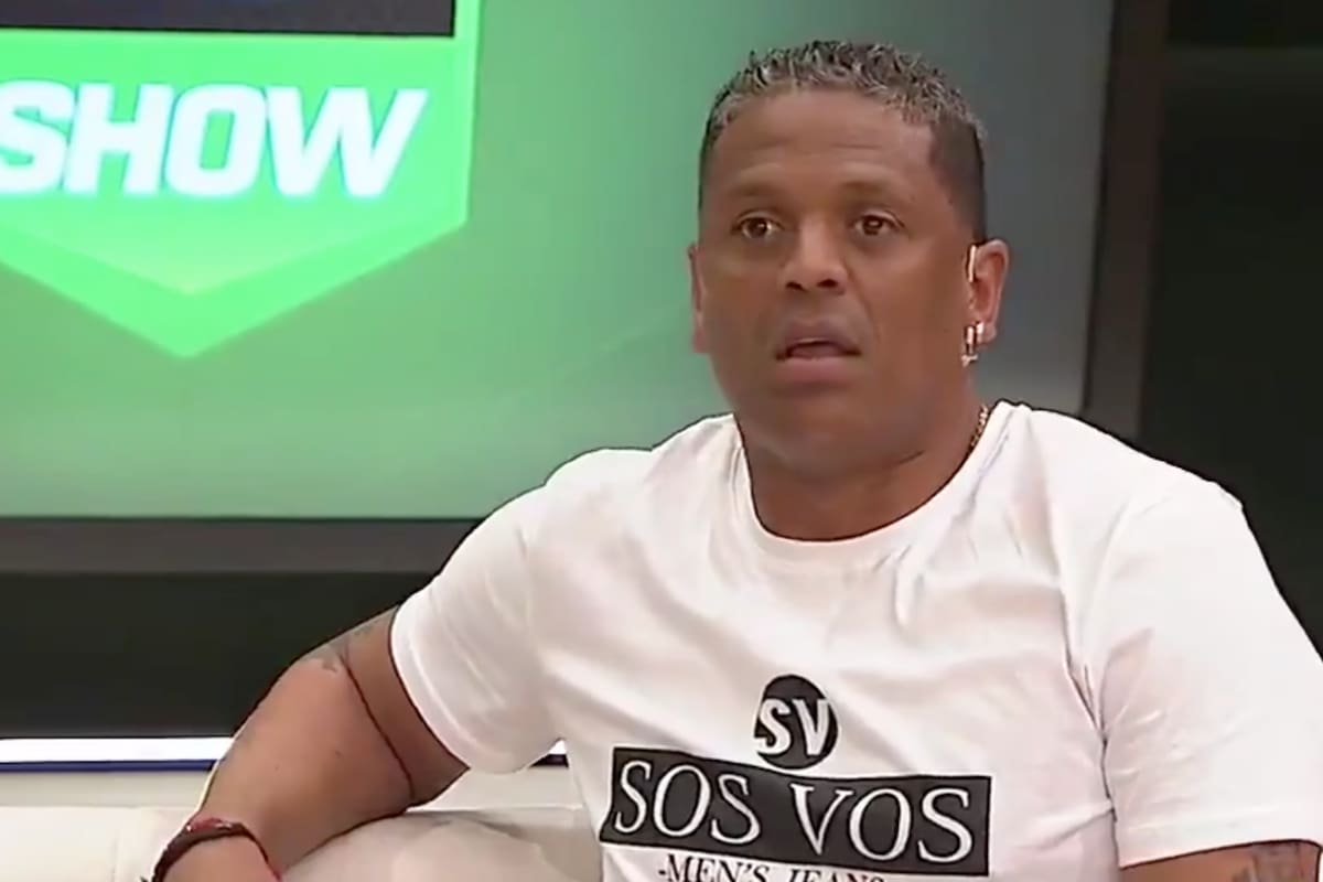 Alejandro Fantino escuchó con atención la dura historia de Wilson Severino, el máximo goleador de Atlas