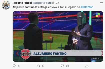 "Alejandro Fantino le entrega en vivo a Toti el legado de #SDF2021"