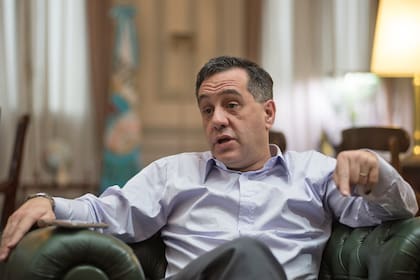 Alejandro Finnochiaro es el autor de "Ideas, poder y contexto", un libro que hace un recorrido del pensamiento político occidental