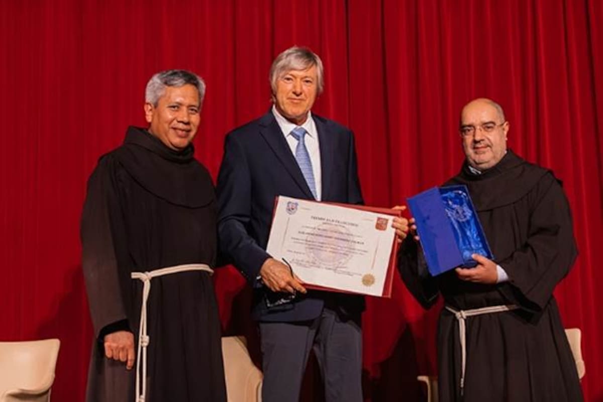 Alejandro G. Roemmers, reconocido por la Pontificia Universitá Antónianum de Roma