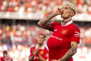 Alejandro Garnacho marcó y lo festejó con dedicatoria a su hijo en camino.