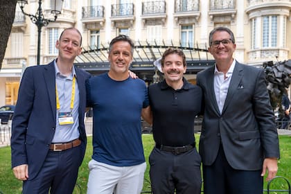 Alejandro Kelman (EY), Gastón Taratuta (Aleph), Guillermo Rauch (Vercel) y Fernando Paci (EY), en Mónaco