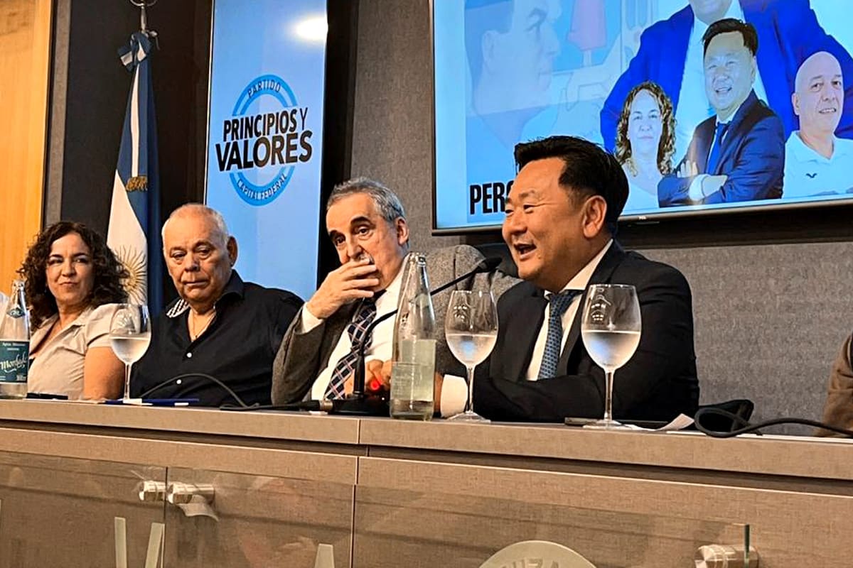 Alejandro Kim y Guillermo Moreno en el cierre de campaña de Principios y Valores