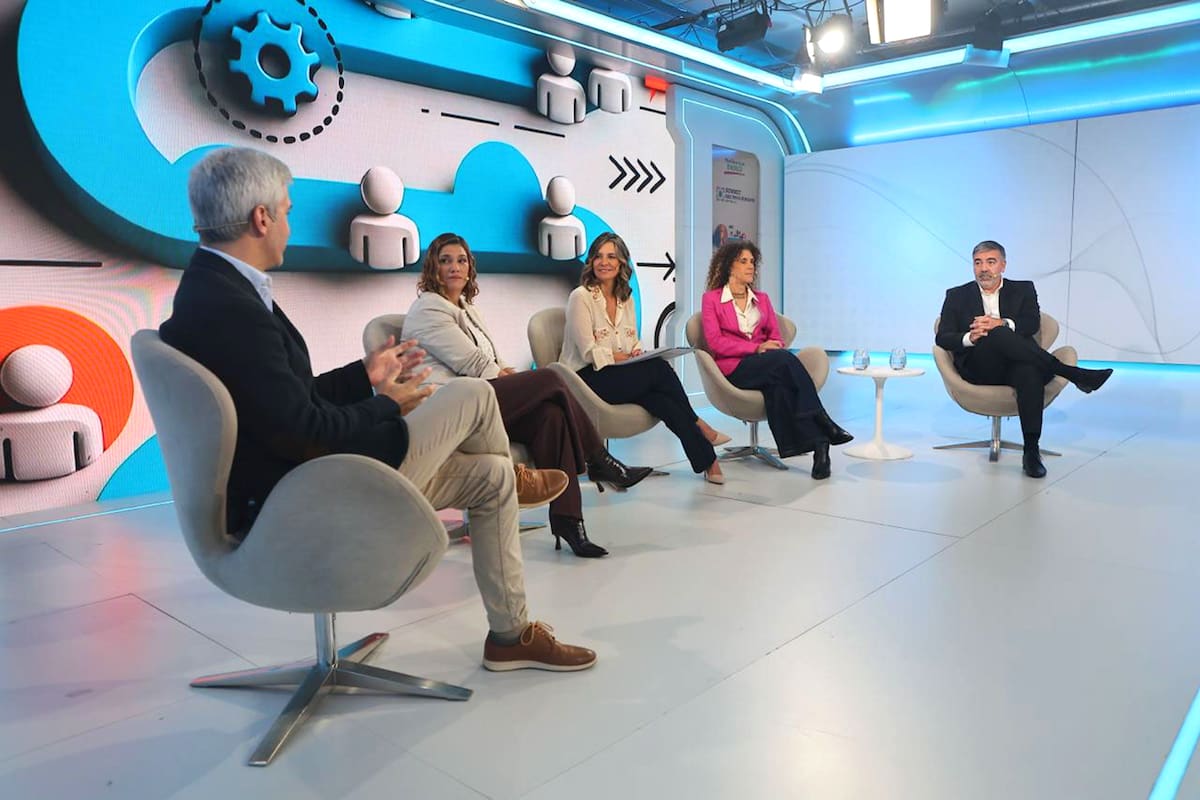 Alejandro Labadens (Philip Morris Argentina); Soledad Clementi (YPF); Carla Quiroga (LA NACION); María Del Cioppo (EY Global Delivery Services Argentina) y Hernán Scotti (DIA)