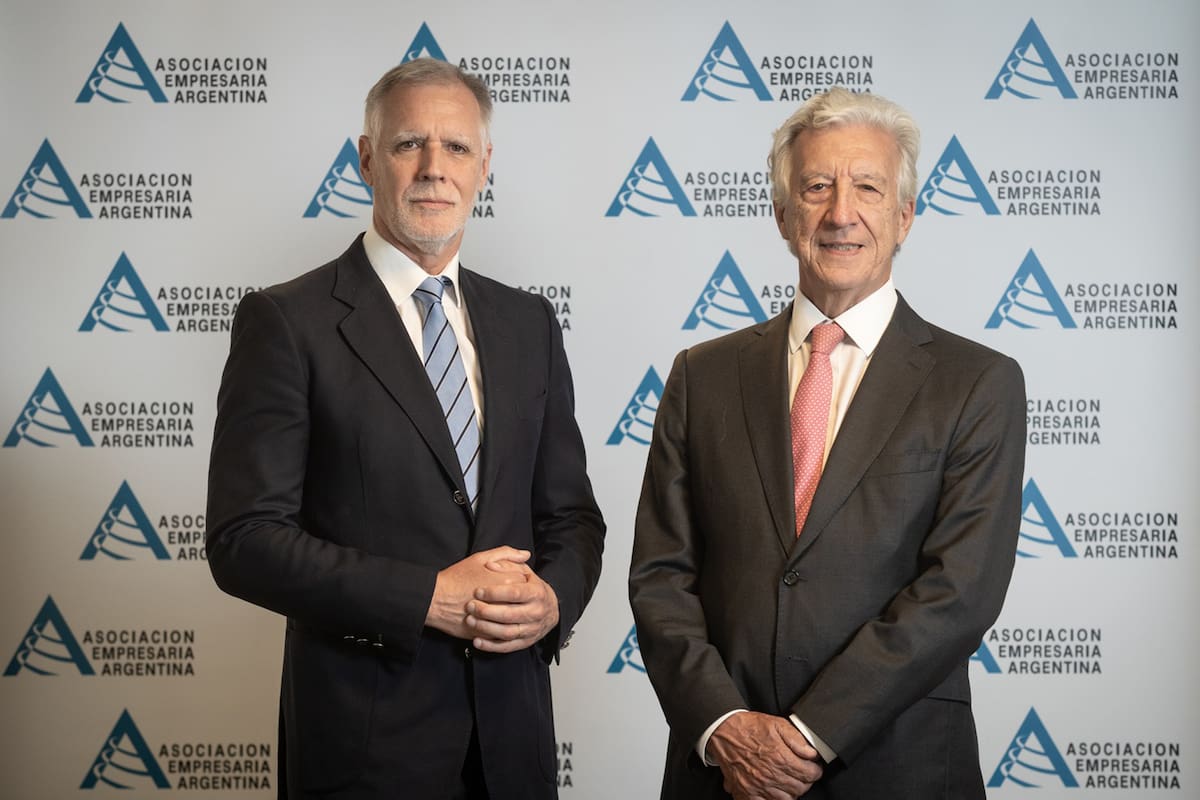 Alejandro Lastra, presidente de AEA, junto a su antecesor, Jaime Campos
