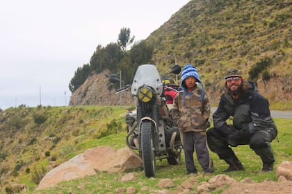 Alejandro López, en la Quebrada de Humahuaca, en el último tramo de su viaje