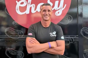 El choripán argentino desafía a la hamburguesa: nació en el estadio de Messi y llega al Mundial