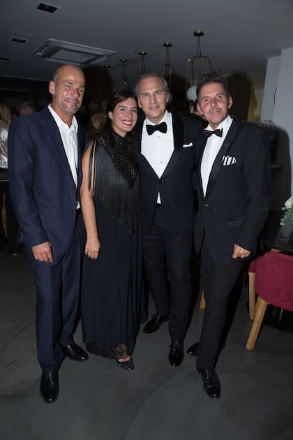 Alejandro Mata, Inés Berton, el anfitrión y Gerard Confalonieri.