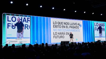 Alejandro Melamed, referente en liderazgo, autor de ocho libros y fundador de Humanize Consulting,