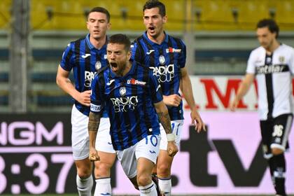 Alejandro Papu Gómez se reencontró col el gol luego de una rueda y llegó a su tanto número 100 en su carrera