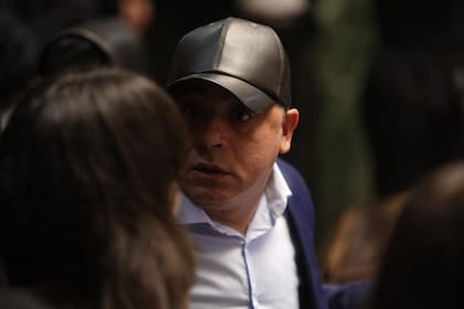 Alejandro 'Pitu' Salvatierra, legislador porteño de Fuerza por Buenos Aires, denunció los operativos de desalojo en la ciudad y acusó a Jorge Macri de creerse "emperador"