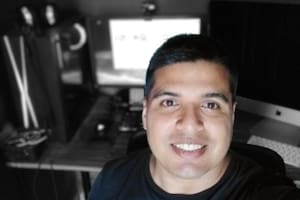 Alejandro Sabater tiene 30 años y trabaja como desarrollador web