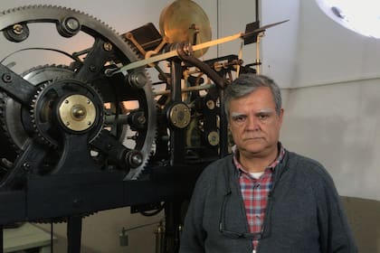 Alejandro Sfeir, el amo y señor de los relojes porteños