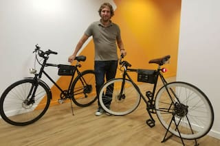 Fabrica bicicletas eléctricas y factura $1,2 millones