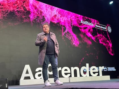 Alejandro Vigil, durante una ponencia