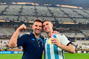 Alejandro y Emiliano "Dibu" Martínez