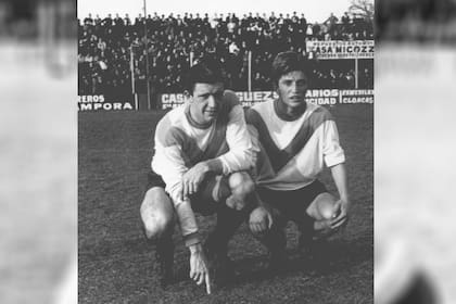 Alejo Escos posa junto a Eduardo Janín