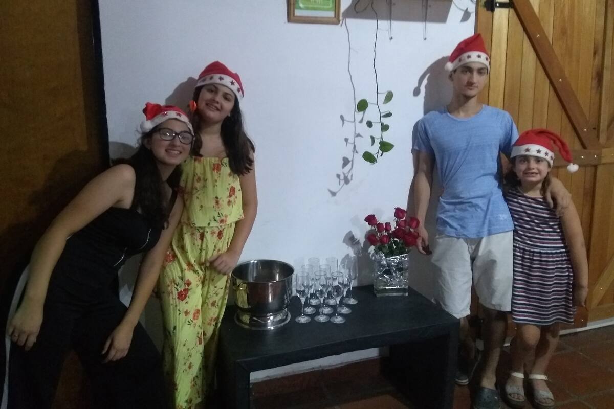 Alejo, Malena, Lola y Juana y un mensaje muy especial para su "Nona" Olga