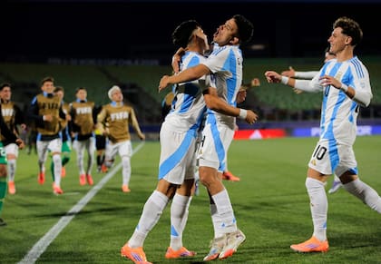 Alejo Sarco anotó dos goles en el debut de la selección argentina en el Mundial