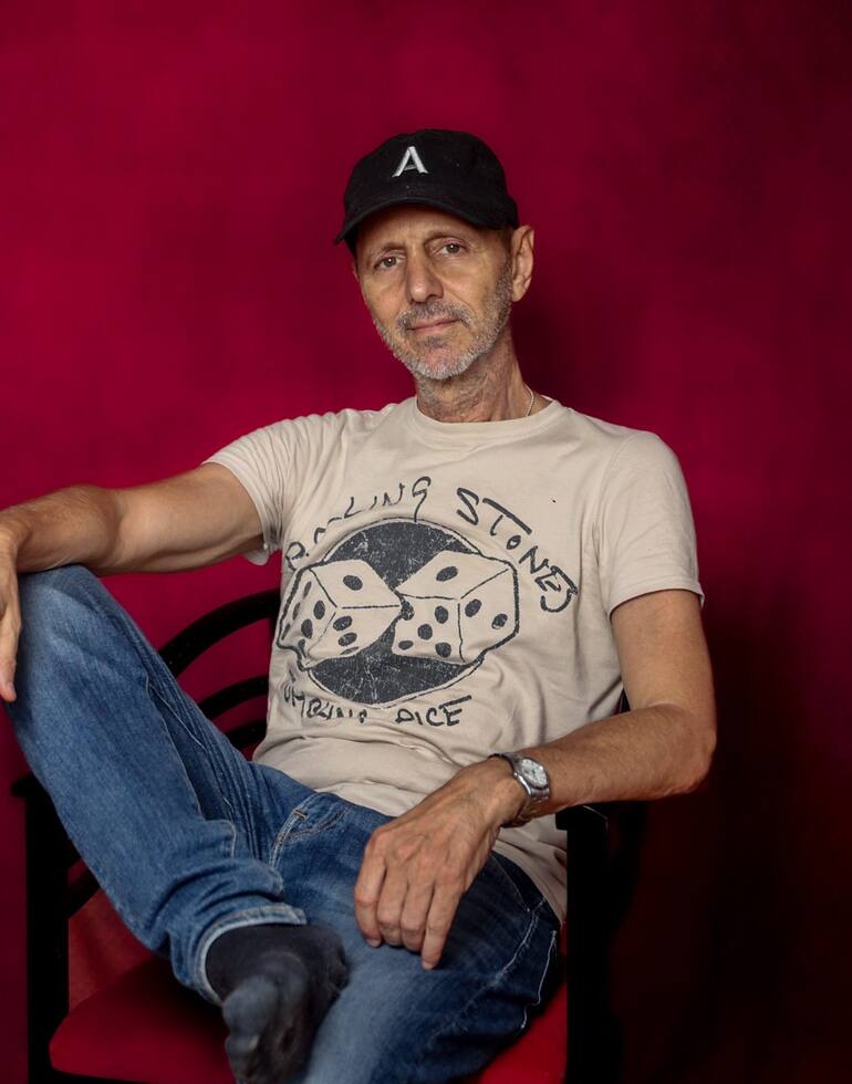 Alejo Stivel, un argentino que, sin dejar de serlo, se volvió imprescindible para entender el rock y la canción de otro país