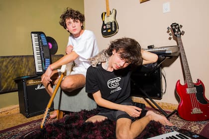 Alejo y Valentín convirtieron el encierro en motor creativo