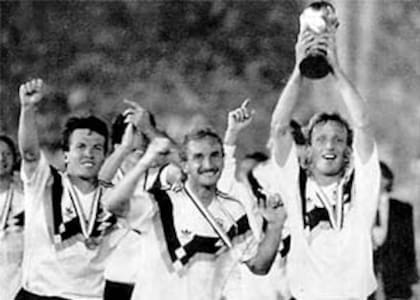 Alemania, campeón en 1990: la alegría de Matthaeus, Voeller y Brehme