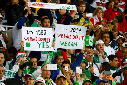 Los argelinos recuerdan los dos partidos mundilalistas contra Alemania: triunfo en 1982 y derrota en tiempo suplementario en 2014