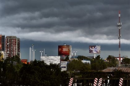 Rige un alerta naranja en la ciudad de Buenos Aires y el conurbano por fuertes tormentas, lluvia y viento