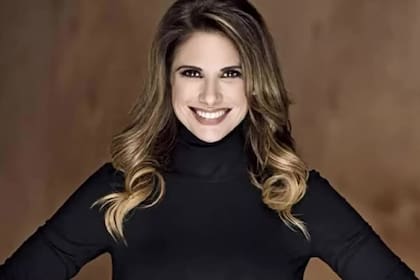 Alessandra Rampolla mostró una foto vintage propia y la comparó con un retrato actual para mostrar los cambios que experimentó su imagen