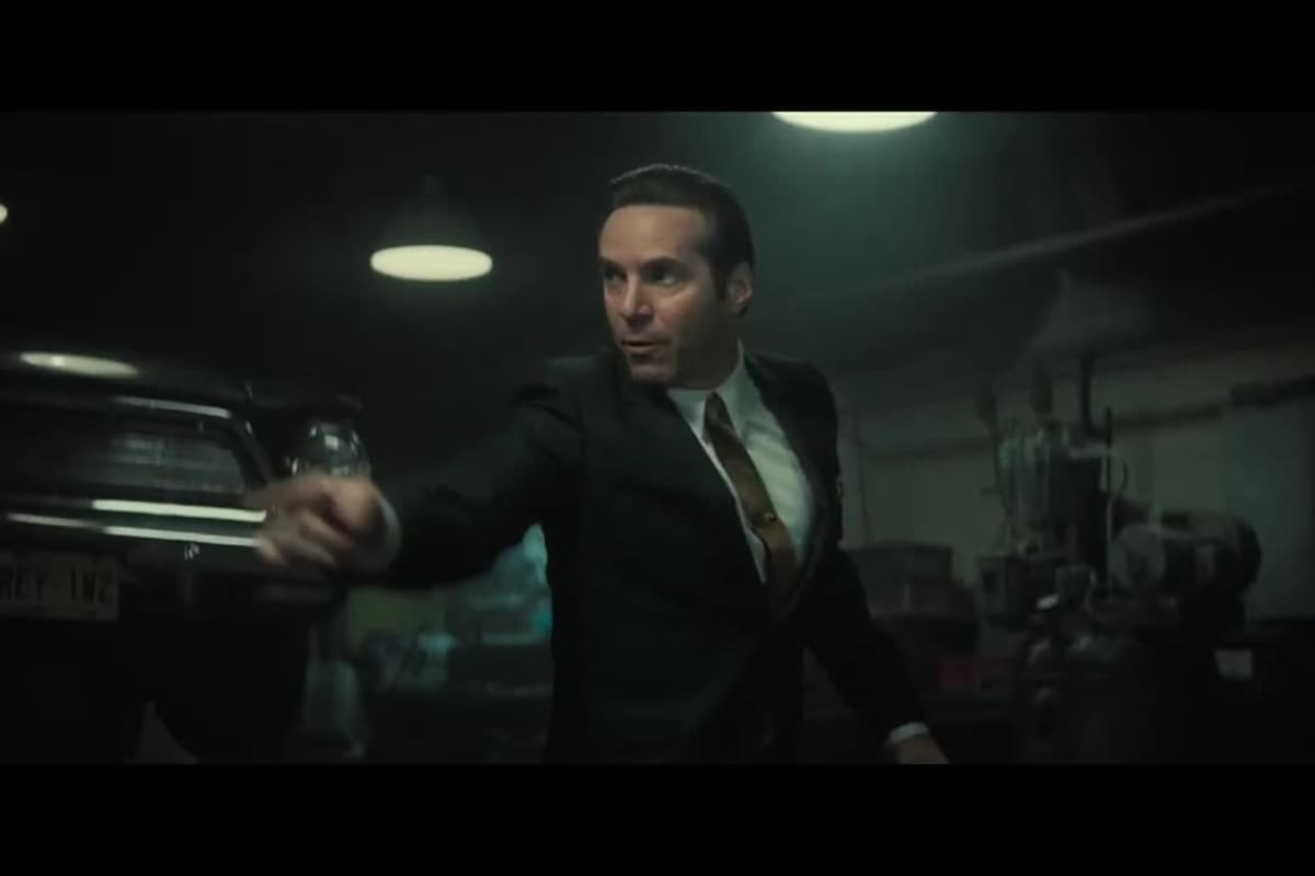 Alessandro Nivola en Los santos de la mafia como Dick Moltisanti, padre de Christopher y tío político de Tony Soprano