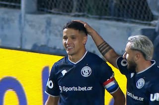 El delantero que pasó de una joya de tijera al llanto en el triunfo de Independiente Rivadavia