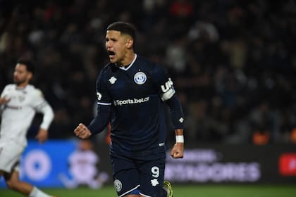 Alex Arce, goleador de Independiente Rivadavia (Photo by Andres LARROVERE / AFP)