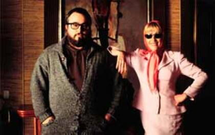 Alex de la Iglesia y Carmen Maura en el rodaje de La comunidad