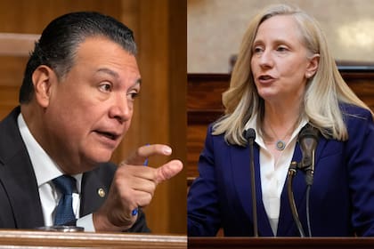 Alex Padilla y Abigail Spanberger levantaron la voz con una firme defensa a los inmigrantes vs. Trump