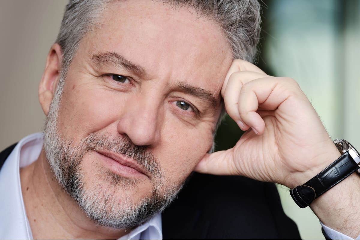 Alex Rovira es un escritor, conferencista y consultor español