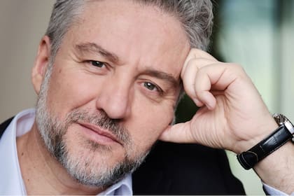 Alex Rovira es un escritor, conferencista y consultor español