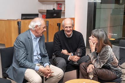 Alex y Andrea Laurence, junto a Horacio Cattáneo