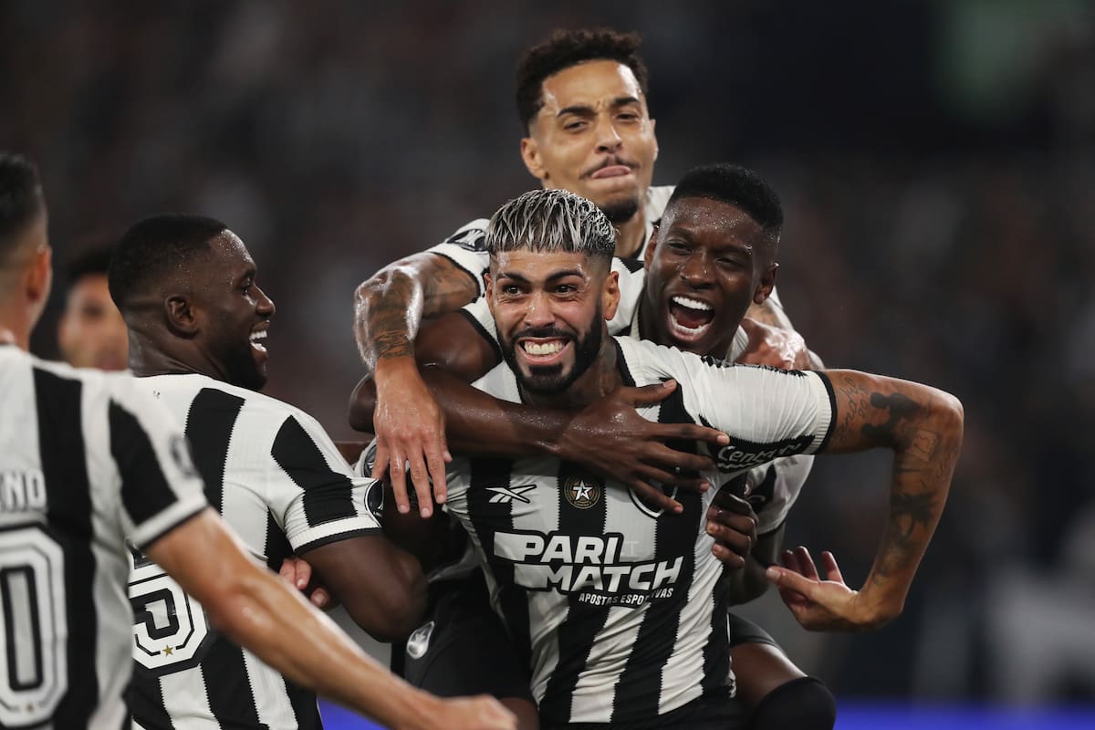 Alexander Barboza celebra su gol ante Peñarol, en las semifinales de la Copa Libertadores