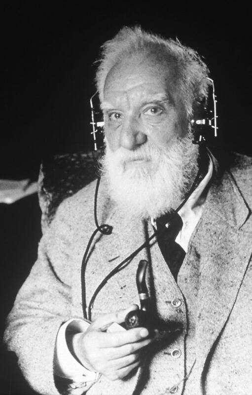 El 10 de marzo de 1876, llamó a su asistente Thomas Watson con un aparato que marcaría el rumbo de la civilización durante el siguiente siglo y medio