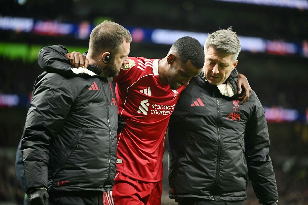 Alexander Isak sufrió una fractura el último partido, en el que convirtió gol, pero solo estaría afuera dos meses afuera de las canchas