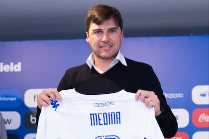 Alexander Medina, en la presentación oficial como director técnico de Vélez