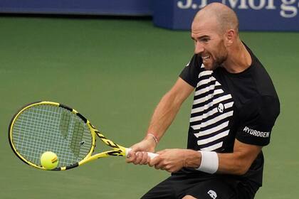 Adrian Mannarino, de Francia, había estado con su compatriota Benoit Paire, contagiado de coronavirus