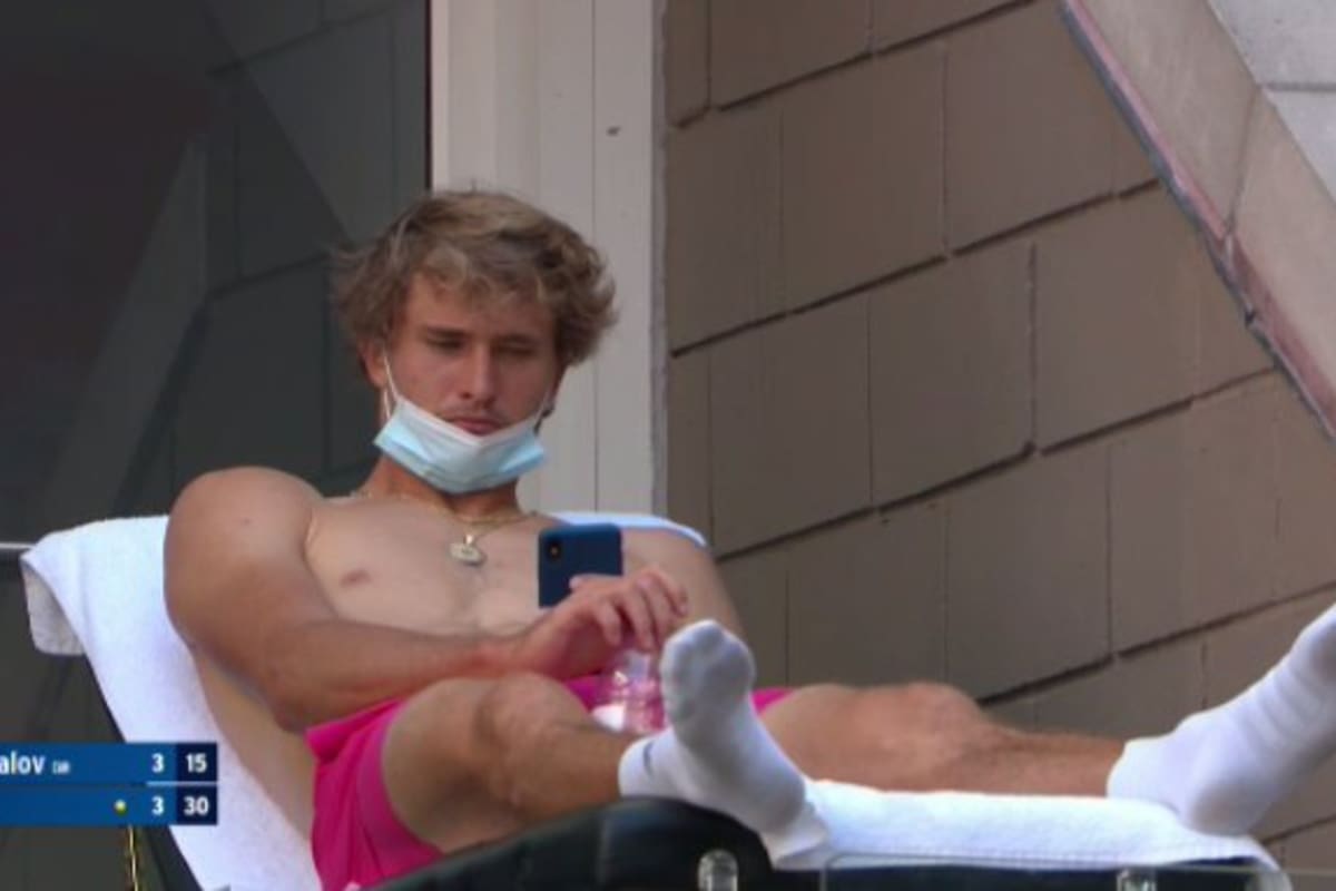 Alexander Zverev, mientras esperaba su partido retrasado ante Mannarino